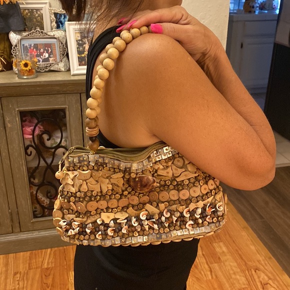 Cebu shell beaded art purse. - Picture 5 of 5